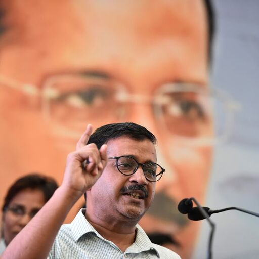 खूब करो साहेब कोशिश हमें मिट्टी में दबाने की- केजरीवाल