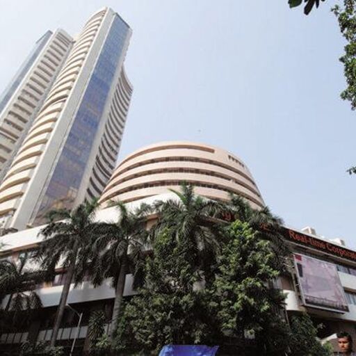 RBI की बॉन्ड खरीद की घोषणा के बाद 750 अंकों की तेजी के साथ 34,000 के पार बंद हुआ सेंसेक्स RBI की बॉन्ड खरीद की घोषणा के बाद 750 अंकों की तेजी के साथ 34,000 के पार बंद हुआ सेंसेक्स