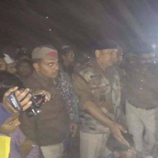 यूपी: हापुड़ में ट्रेन से कटकर छह युवकों की मौत, पटरियों के किनारे चल रहे थे सभी