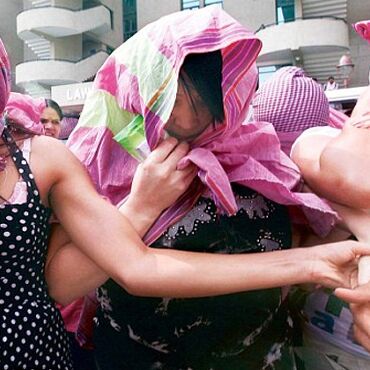 मसाज पार्लर की आड़ में चल रहा था देह व्यापार का धंधा, लड़कीयों का हाल देखकर पुलिस रह गई दंग