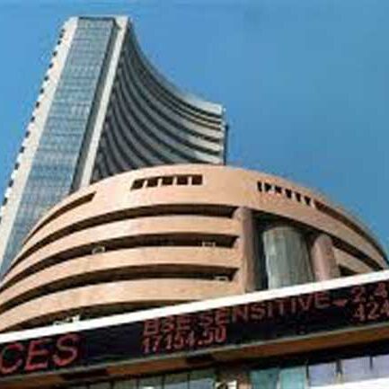 सेंसेक्स 292 अंक चढ़कर 35208 के स्तर पर बंद, PSU बैंक के शेयर्स में हुई खरीदारी