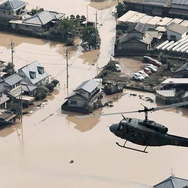 जापान: बाढ़ से मरनेवालों की संख्या 179 पहुंची, PM शिंजो एबी करेंगे प्रभावित इलाकोंं का दौरा