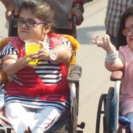 इन बहनों की एक करवट बन जाती है जानलेवा