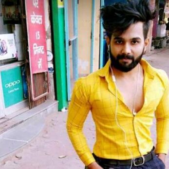 दिल्ली: प्रेमी की सरेबाजार हत्या, लड़की ने जताया अपने घरवालों पर शक