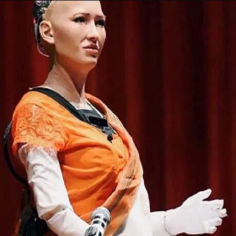 पहली रोबोट नागरिक सोफिया की अपील, मशीनों से न घबराएं इंसान