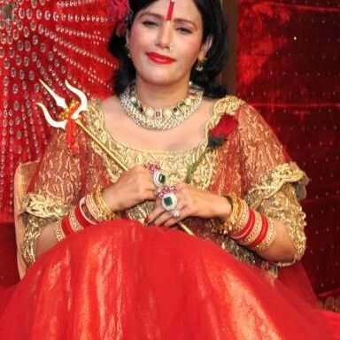 बढ़ सकती हैं राधे मां की मुश्किलें, जांच के लिए SIT गठित