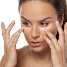 फाउंडेशन अचानक हो जाये खत्म तो ऐसे करें जुगाड़