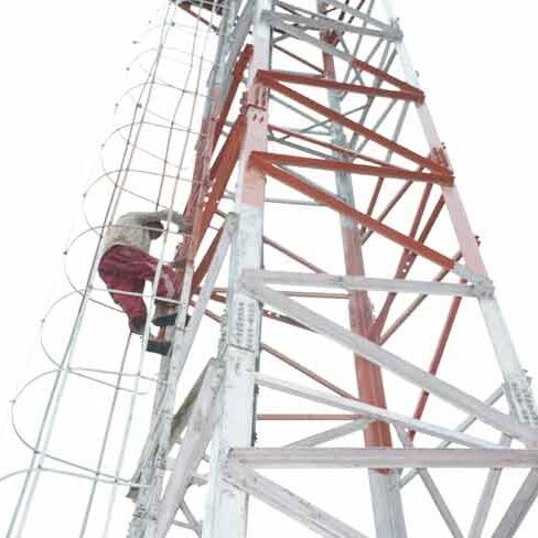 अतिक्रमण के खिलाफ धीमा पड़ा अभियान, मोबाइल टावर पर चढ़ा व्यापारी अतिक्रमण के खिलाफ धीमा पड़ा अभियान, मोबाइल टावर पर चढ़ा व्यापारी