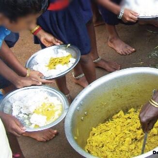 ग्वालियर की 1458 आंगनबाड़ियों में परोसा जा रहा घटिया खाना