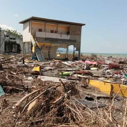 इंडोनेशिया: भूकप-सुनामी के बाद अब भी 1,000 से ज्यादा लोगों के लापता होने की आशंका