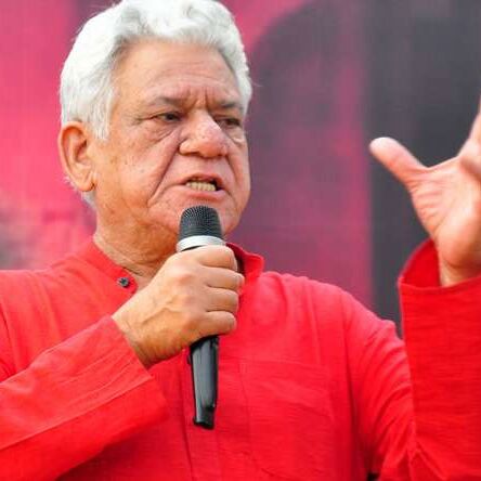 Bday SPL: होटल में धोए बर्तन और बीनना पड़ा कोयला, ये हैं ओमपुरी की लाइफ के किस्से Bday SPL: होटल में धोए बर्तन और बीनना पड़ा कोयला, ये हैं ओमपुरी की लाइफ के किस्से