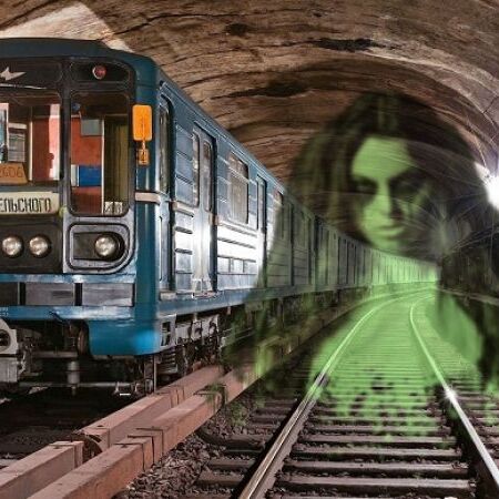 इस रेलवे स्टेशन में ट्रेन की जगह चलते हैं ताबूत