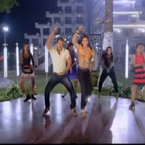 नवरत्न तेल लगवला से में काजल राघवानी ने किया जबरदस्त डांस, VIDEO में साथ देते दिखे खेसारीलाल