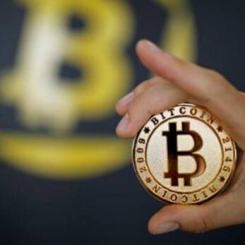 बिटक्वॉइन में निवेश करने वाले इन लोगों को नोटिस भेजेगा IT,कर चोरी की आशंका