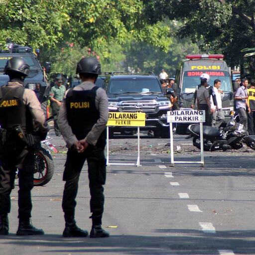 इंडोनेशिया में तीन चर्चों पर आतंकी हमला, सीरियल ब्लास्ट में 14 लोगों की मौत, 49 से ज्यादा घायल