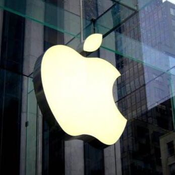 iPhone स्लो होने पर Apple पर 64 लाख करोड़ का मुकदमा!