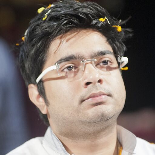 भतीजे अभिषेक के घर में हुई हत्या: ममता भतीजे अभिषेक के घर में हुई हत्या: ममता