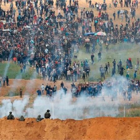 इजरायली गोलीबारी में मारी गई नर्स के जनाजे में शामिल हुए हजारों लोग