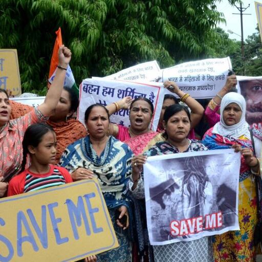 मंदसौर दुष्कर्म केस : बच्ची के बयान लेने सीएसपी पहुंचे अस्पताल