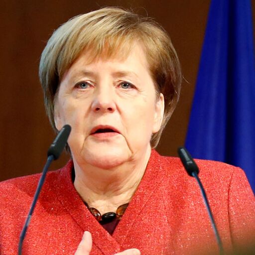 जर्मन चांसलर मर्केल के विमान की हुई आपात लैंडिग, नहीं ले पाएंगी जी-20 सम्मेलन में हिस्सा