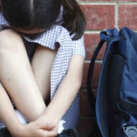 हाथरस के स्कूल में यूनिफार्म बदल रहीं छात्राओं से शिक्षक ने की अश्लील हरकत, गिरफ्तार