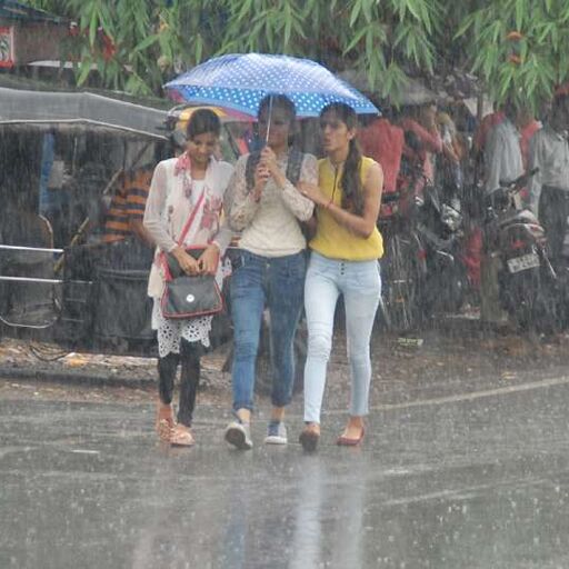 उत्तराखंड में रंग बदल सकता है मौसम, अगले 24 घंटे में बारिश के आसार