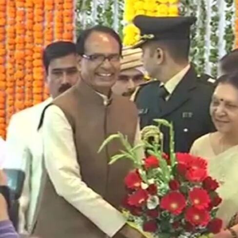 आनंदीबेन पटेल बनीं मध्यप्रदेश की दूसरी महिला राज्यपाल, चीफ जस्टिस ने दिलाई शपथ