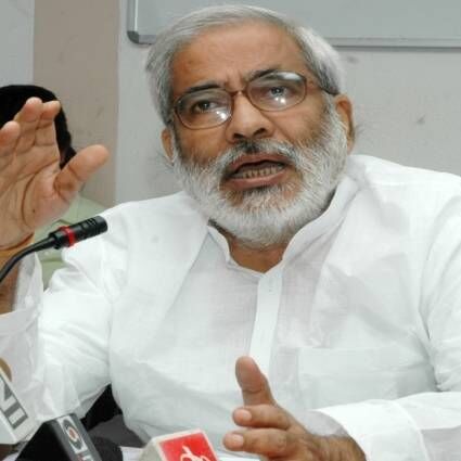 BJP पर बरसे RJD नेता रघुवंश प्रसाद सिंह, कहा- खतरे में लोकतंत्र, देनी होगी कुर्बानी