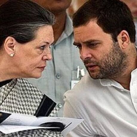 राहुल के कांग्रेस अध्यक्ष बनने के बाद मीडिया से बोलीं सोनिया- अब मैं रिटायर हो रही हूं