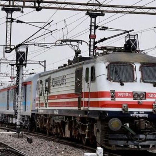 Railway ने आज फिर रद्द की 350 से ज्यादा ट्रेनें, पूरी लिस्ट यहां देखें