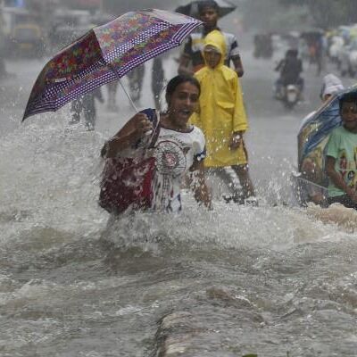 21 राज्यों पर भारी बारिश का कहर, NDRF के 4500 जवान तैनात