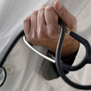 एम्स के फर्जी डॉक्टर को पुलिस ने किया गिरफ्तार