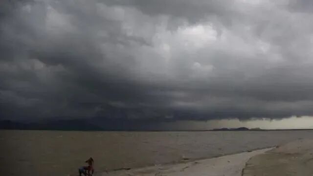 MP: प्रदेश के कई हिस्सों में छाए घने बादल, 24 घंटे में हो सकती है बारिश MP: प्रदेश के कई हिस्सों में छाए घने बादल, 24 घंटे में हो सकती है बारिश