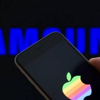 सैमसंग ने ली Apple की चुटकी, फ्री में बांटे Galaxy S9 स्मार्टफोन