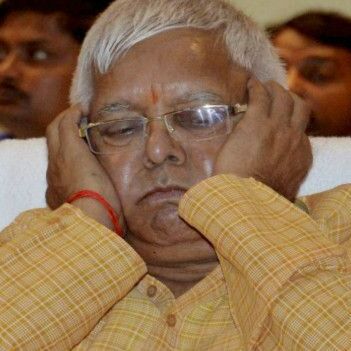 चारा घोटाला: थोड़ी देर में आएगा फैसला, लालू कोर्ट के लिए निकले