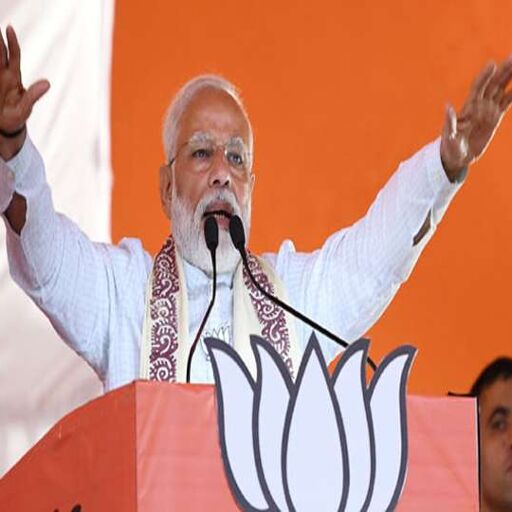 PM मोदी ने लालू परिवार से पूछा, राजनीति में कितनी तनख्वाह मिली,