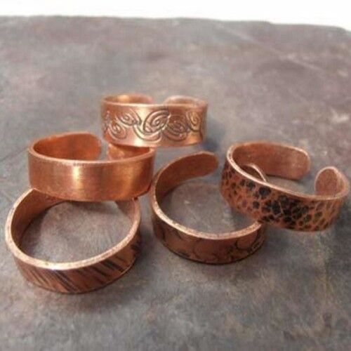 तांबे की अंगूठी के होते हैं ये 4 फायदे, जानिए किस उंगली में पहनना होता है शुभ