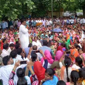 शिक्षामित्रों को दी सीएम योगी ने राहत, मन मुताबिक स्थान पर मिलेगी तैनाती