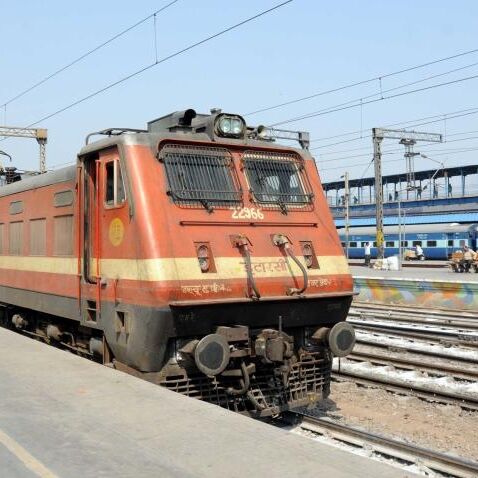 IRCTC का बड़ा ऐलान, इस तरह सस्‍ती की रेल यात्रा