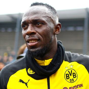 धावक उसैन बोल्ट ने खेला पहला फुटबॉल मैच, टीम को मिली हार