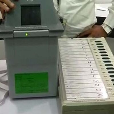 चुनाव आयोग ने बताया वीवीपैट में गड़बड़ी का कारण