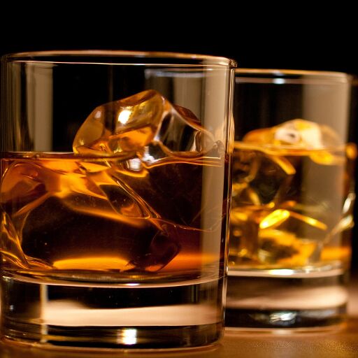 बिहार : शराब पिलाकर इज्जत लूटने की कोशिश, अस्मत बचाने के लिए छत से कूदी लड़की