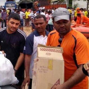 तितली की तबाही: आंध्र, ओडिशा में फरिश्ता बनकर उतरे नेवी के जवान