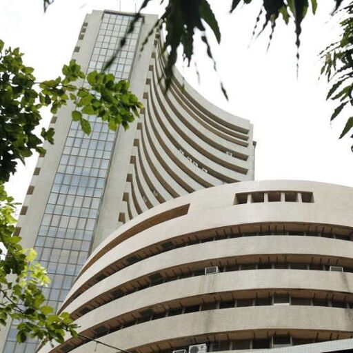 शेयर बाजार भारी गिरावट के साथ बंद, सेंसेक्स 467 अंक गिरकर 38000 के नीचे फिसला