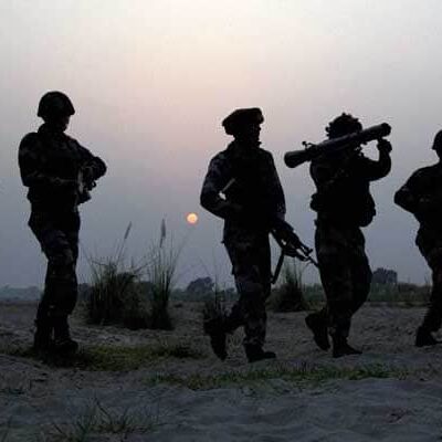 दहशत फैलाने की फिराक में आतंकी, सेना मुस्तैद: दहशत फैलाने की फिराक में आतंकी, सेना मुस्तैद: