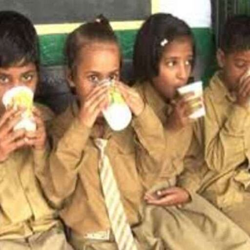 सात लाख बच्चों की सेहत पर वित्तीय संकट, केला और अंडे को तरसे सात लाख बच्चों की सेहत पर वित्तीय संकट, केला और अंडे को तरसे