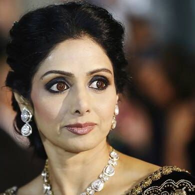 बाथरूम में पैर फिसलने से गिर गई थीं श्रीदेवी, हार्ट अटैक से हुई मौत