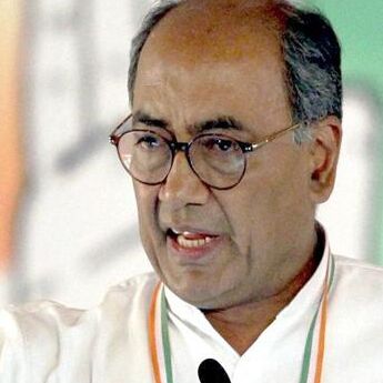 फर्जी फोटो के शिकार हुए कांग्रेस नेता दिग्विजय सिंह, मांगनी पड़ी माफी