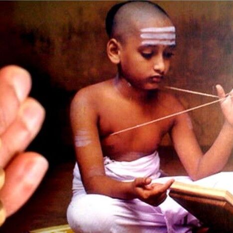 नया जनेऊ धारण करने से पूर्व अवश्य करे इस मंत्र उच्चारण, जानिए क्या है ये मंत्र...