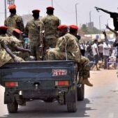 सूडान मे प्रदर्शनकारियों को खदेड़ने के लिए उन पर फायरिंग, 35 लोगों की हो गई मौत... सूडान मे प्रदर्शनकारियों को खदेड़ने के लिए उन पर फायरिंग, 35 लोगों की हो गई मौत...